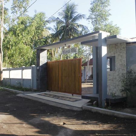 Kondo Villa Labuhan Pandan Exteriör bild