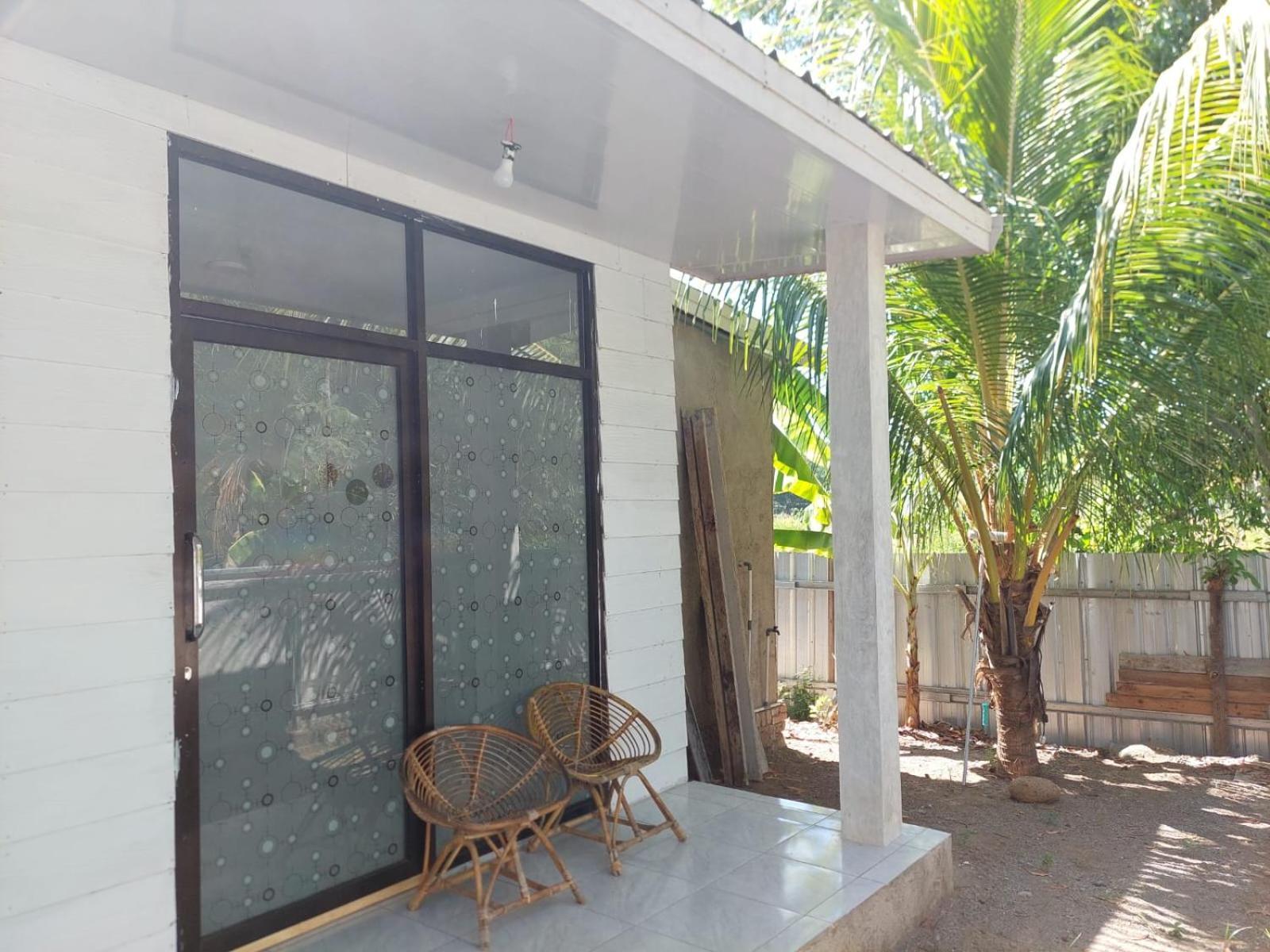 Kondo Villa Labuhan Pandan Exteriör bild