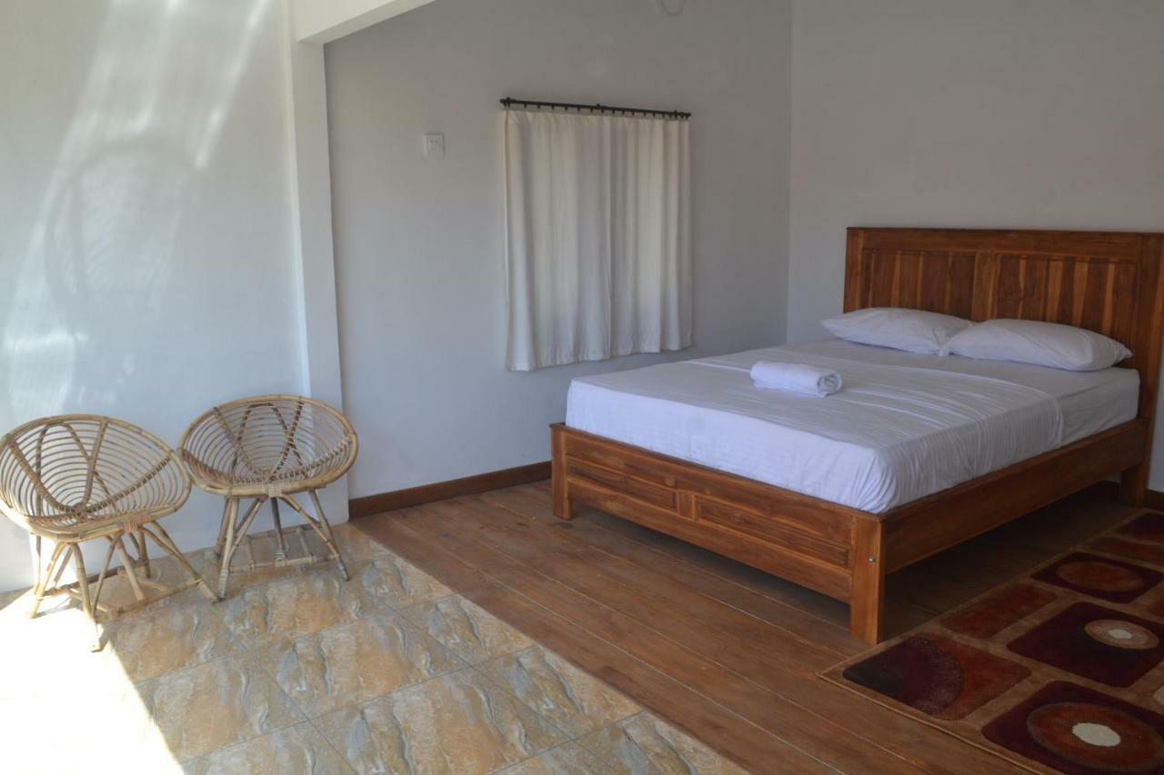 Kondo Villa Labuhan Pandan Exteriör bild