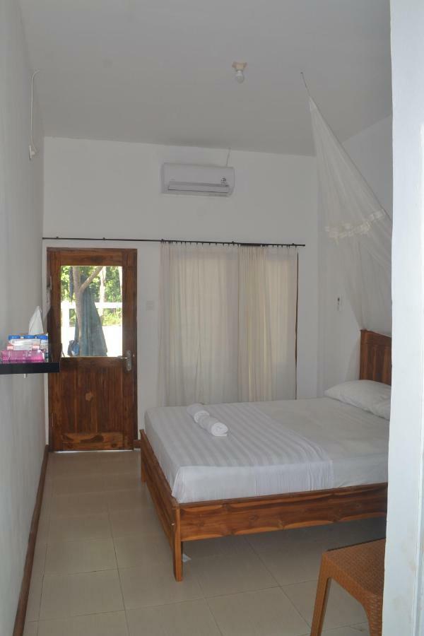 Kondo Villa Labuhan Pandan Exteriör bild