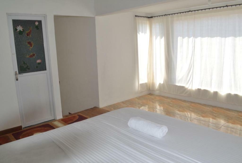 Kondo Villa Labuhan Pandan Exteriör bild