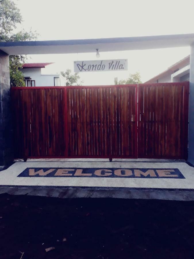 Kondo Villa Labuhan Pandan Exteriör bild