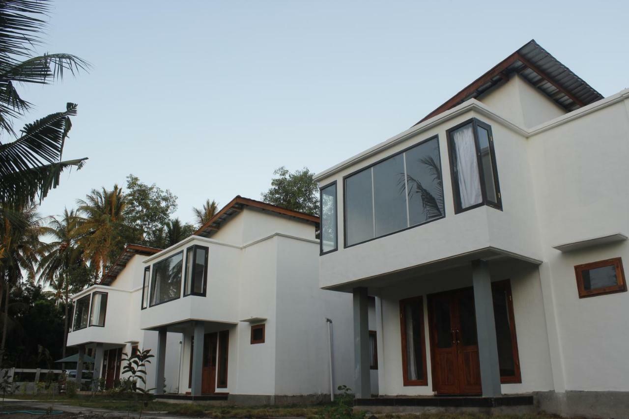 Kondo Villa Labuhan Pandan Exteriör bild