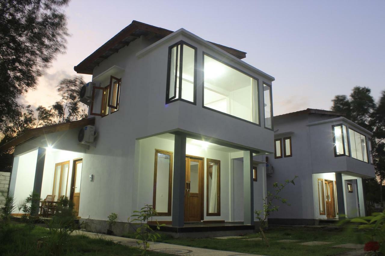 Kondo Villa Labuhan Pandan Exteriör bild