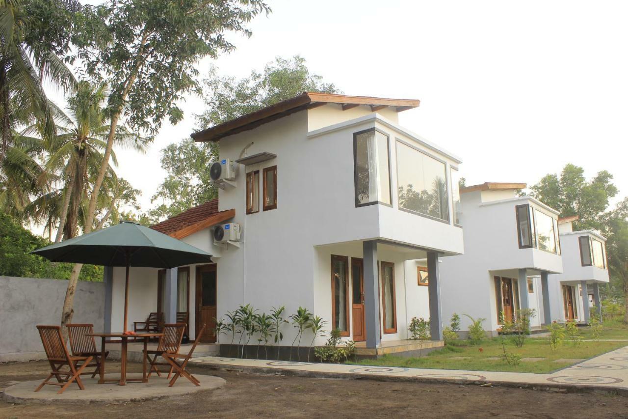 Kondo Villa Labuhan Pandan Exteriör bild